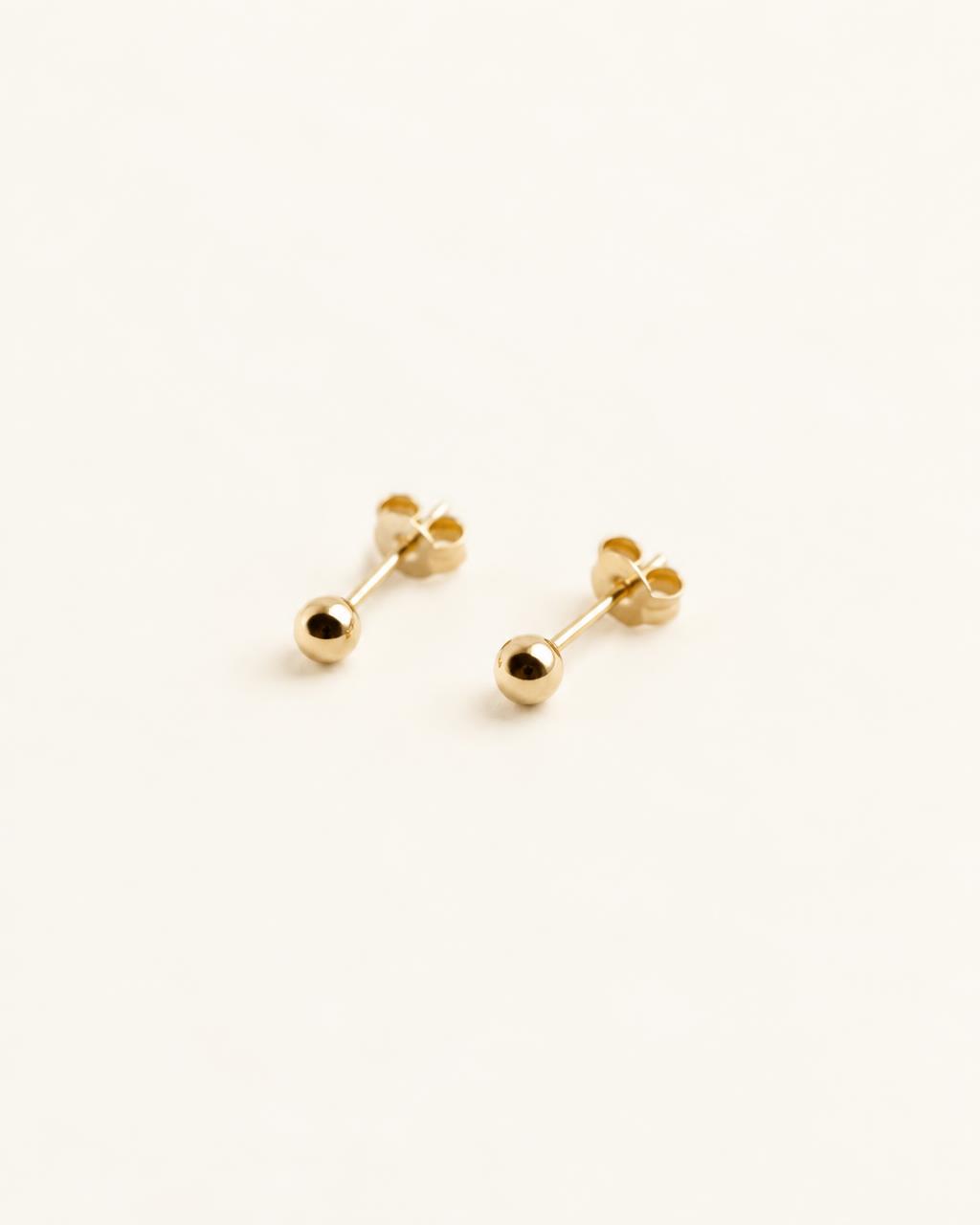 Minimal gold stud earrings